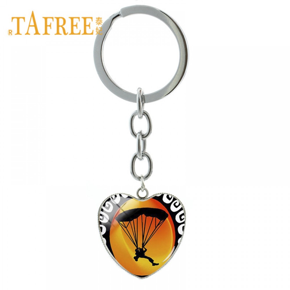 TAFREE Love Heart Skydiving Figure Picture Key Chain For Men Womens Key Ring Keychain Bag Pendant Club Gift SD22