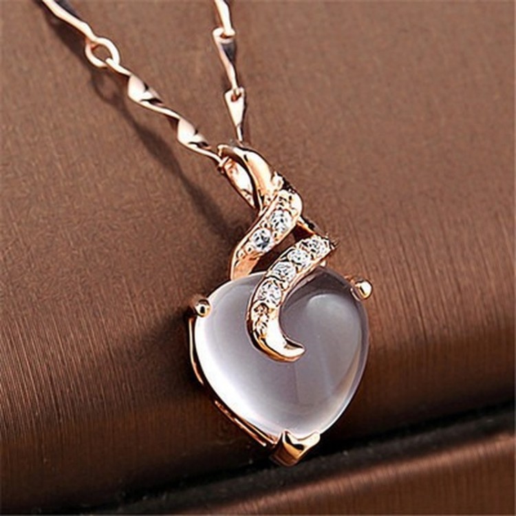 Chain Pink Gem Necklace women&#39;s Rose Quartz pink heart-shaped crystal pendant sweet gift